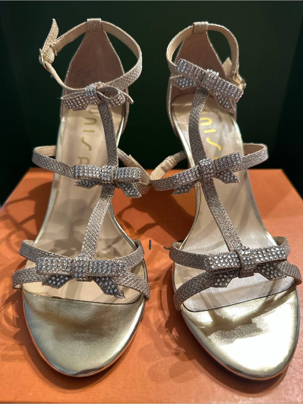 UNISA - 3 Rhinestone Bows, Gold Metallic Sparkle Heels - Sz. 9